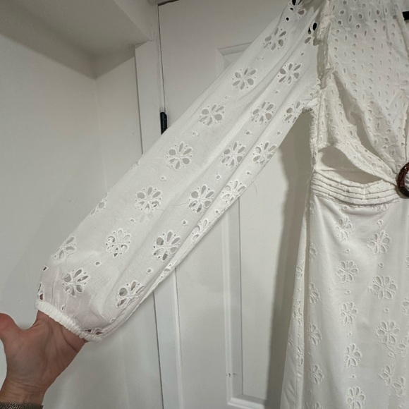 Gorgeous maxi dress, great detail, lined, sophisticated cut outs excellent cond. - Picture 7 of 8